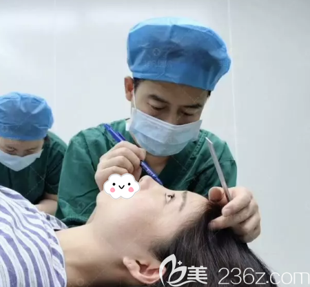 深圳非凡王天成院長雙眼皮修復手術過程圖