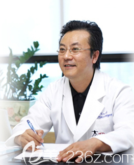 韓國本我整形外科金泳洙院長