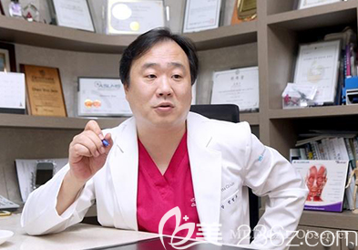 韓國Evita整形醫(yī)院全哲宇院長 韓國Evita整形醫(yī)院全哲宇院長