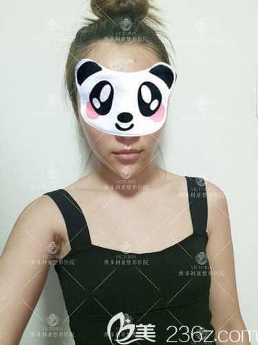 在張家口維多利亞做曼托假體隆胸術前胸部平坦 在張家口維多利亞做曼托假體隆胸術前胸部平坦