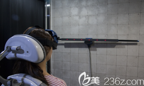 顧客在耳鳴眩暈治療 顧客在耳鳴眩暈治療