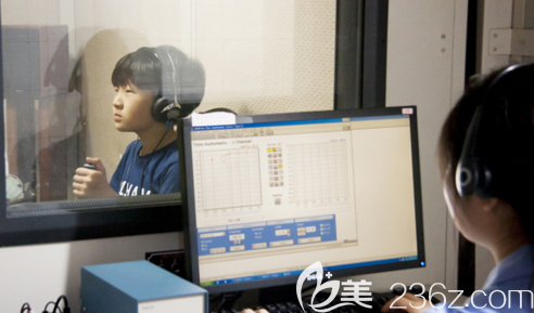 韓國soreeear人工耳蝸整形醫(yī)院聽力測試中 韓國soreeear人工耳蝸整形醫(yī)院聽力測試中