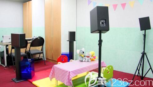 人工耳蝸康復(fù)環(huán)境