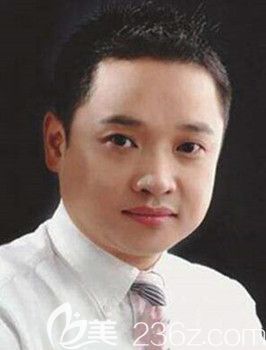 開(kāi)封華億整形嚴(yán)偉醫(yī)生