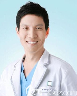 韓國麥恩李圣郁院長