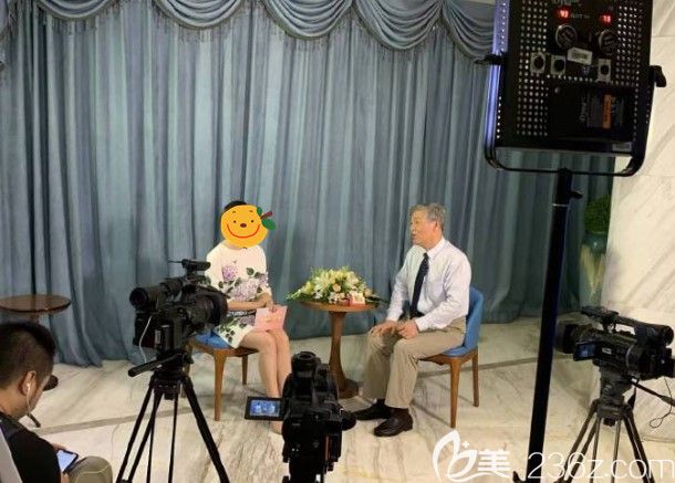 《約見名醫(yī)》公益大使曉樂專訪美奧口腔馬建民院長(zhǎng) 《約見名醫(yī)》公益大使曉樂專訪美奧口腔馬建民院長(zhǎng)