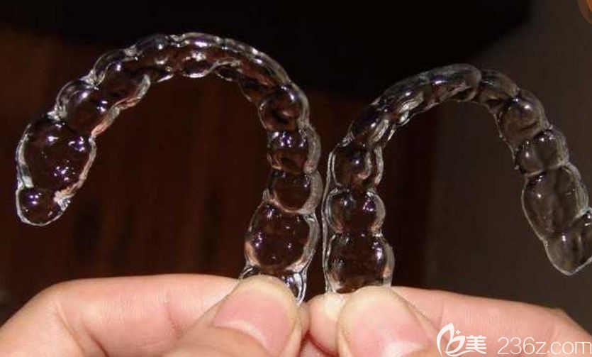 黃醫(yī)生告訴大家隱形牙套都有哪些品牌 黃醫(yī)生告訴大家隱形牙套都有哪些品牌