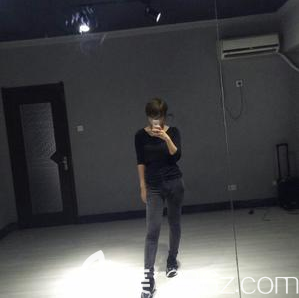 北京藝美黃星醫(yī)生腿部吸脂案例