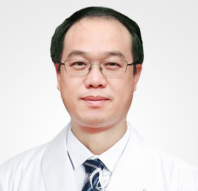 曾高擅長隆鼻手術