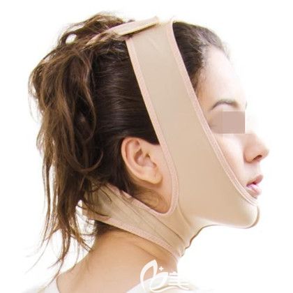 下巴吸脂以后穿戴護(hù)具