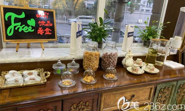 為顧客貼心準(zhǔn)備的零食小吃 為顧客貼心準(zhǔn)備的零食小吃