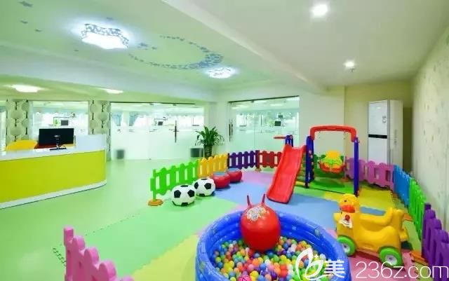 三亞口腔醫(yī)院兒童娛樂區(qū)環(huán)境