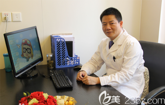 有名的微整形醫(yī)生李建剛 有名的微整形醫(yī)生李建剛