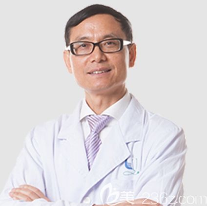 廣州倍生專(zhuān)業(yè)植發(fā)醫(yī)生曾浩 廣州倍生專(zhuān)業(yè)植發(fā)醫(yī)生曾浩