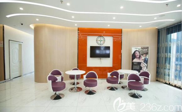 溫馨舒適的候診區(qū) 溫馨舒適的候診區(qū)