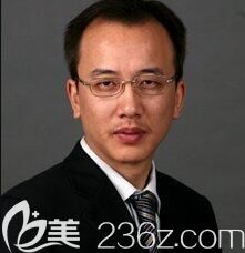 徐輝，口腔醫(yī)生