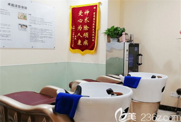 在植發(fā)發(fā)友送的錦旗 在植發(fā)發(fā)友送的錦旗