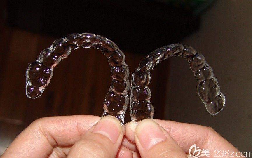 隱形牙齒矯正器 隱形牙齒矯正器