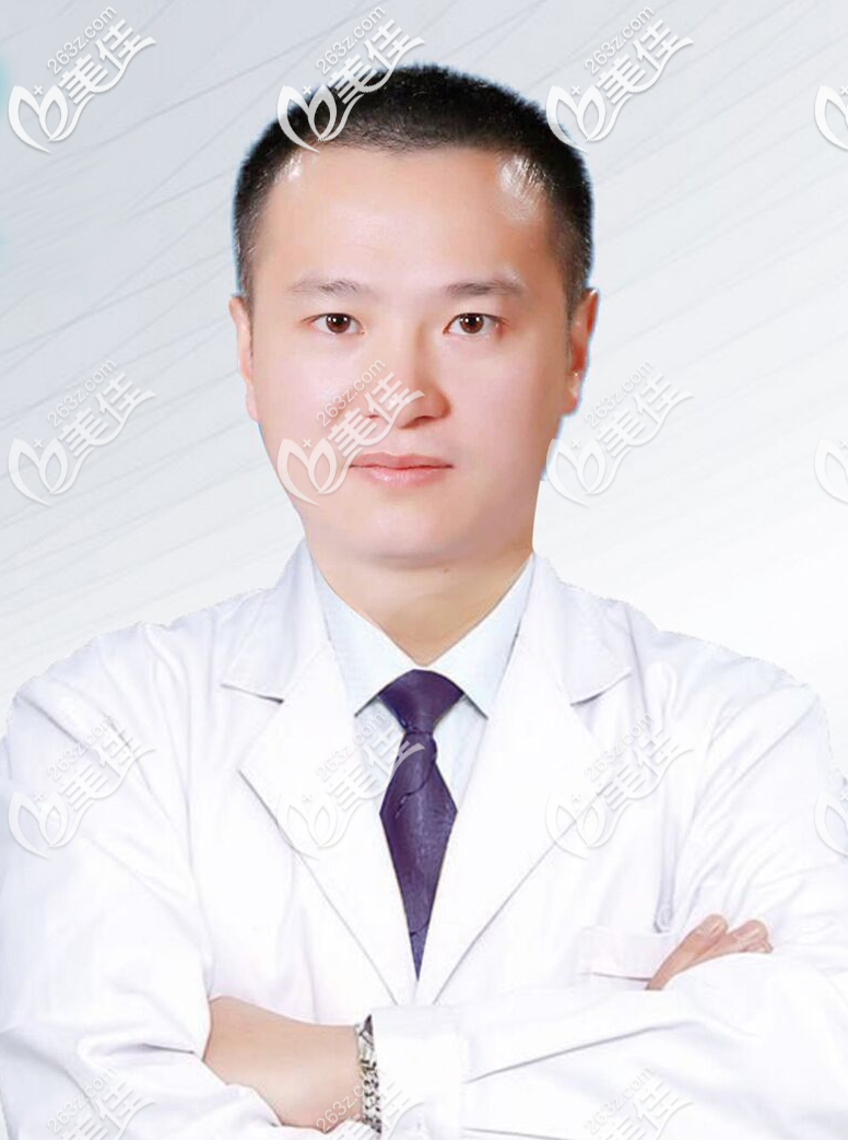 周龍院長 周龍院長