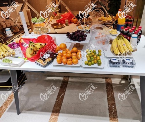 為發(fā)友提供了免費餐點