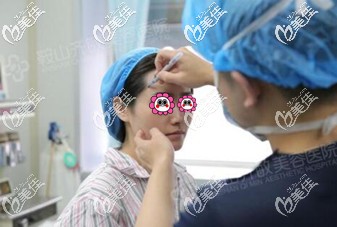 自體脂肪填充面部術(shù)前醫(yī)生畫線設(shè)計 自體脂肪填充面部術(shù)前醫(yī)生畫線設(shè)計