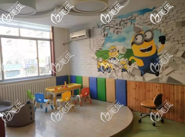 山東濰坊鄭氏口腔兒童娛樂區(qū)環(huán)境 山東濰坊鄭氏口腔兒童娛樂區(qū)環(huán)境