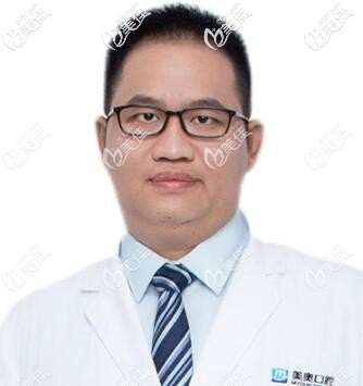 李義  無錫美奧口腔正畸科醫(yī)生