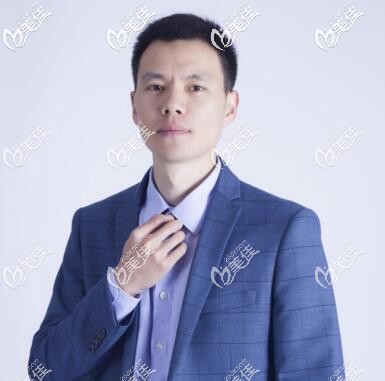 王飛，媚眼醫(yī)療技術院長