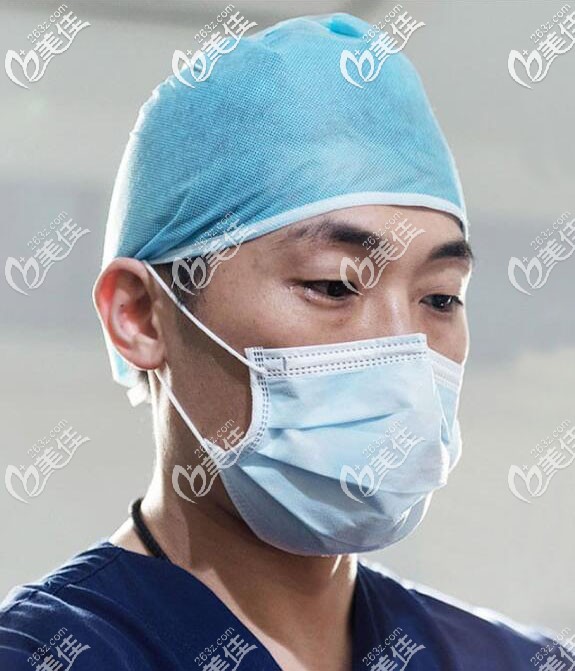 韓國植發(fā)醫(yī)生全五晟 