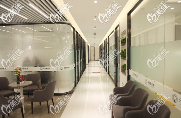 牙冠家口腔善于做半口/全口等疑難種植牙