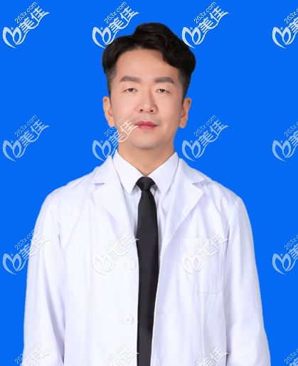 蘭州時光整形醫(yī)院皮膚美容科主任何金生 蘭州時光整形醫(yī)院皮膚美容科主任何金生