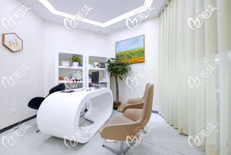 牙博士一對(duì)一私人診室