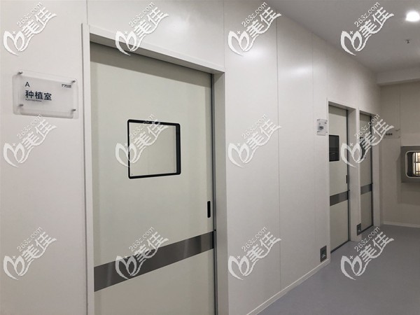 成都極光口腔種植牙手術(shù)室外觀