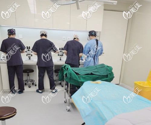 注重植發(fā)手術(shù)的每個(gè)細(xì)節(jié)