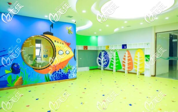 兒童游樂區(qū) 兒童游樂區(qū)