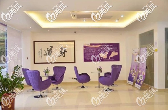 致美口腔裝修簡潔大氣，區(qū)域劃分清晰