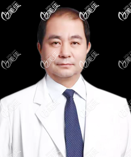 東莞壹加壹張永新醫(yī)生擅長(zhǎng)雙眼皮隆鼻隆胸和面部除皺