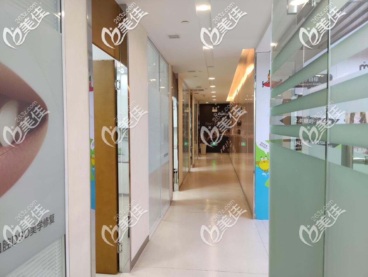 DSD微笑美學(xué)修復(fù)診室外走廊環(huán)境 DSD微笑美學(xué)修復(fù)診室外走廊環(huán)境