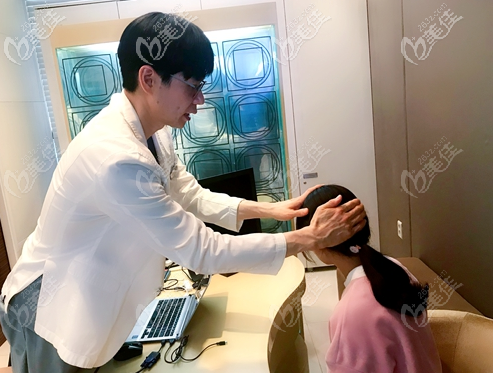 我去韓國雕刻醫(yī)院做的骨水泥后腦勺填充手術 我去韓國雕刻醫(yī)院做的骨水泥后腦勺填充手術