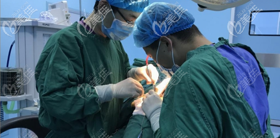 深圳鵬程醫(yī)院李子鵬醫(yī)生隆鼻手過程圖 深圳鵬程醫(yī)院李子鵬醫(yī)生隆鼻手過程圖