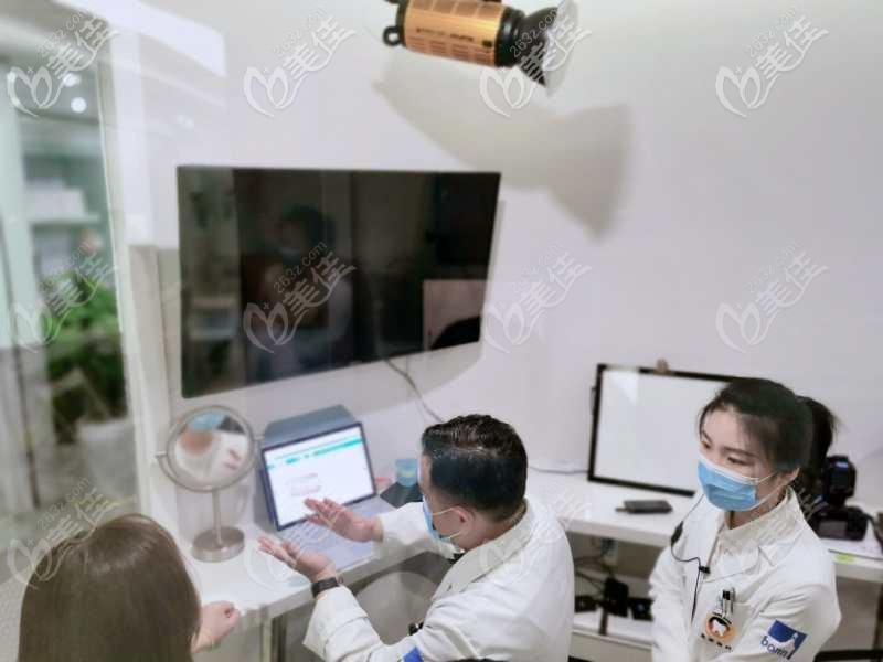 張棟梁醫(yī)生每周的正畸病例討論會(huì) 張棟梁醫(yī)生每周的正畸病例討論會(huì)