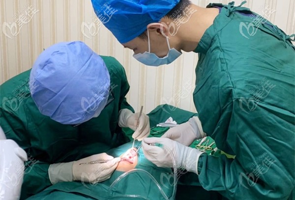 佛山拜爾齒科可做穿顴穿翼種植