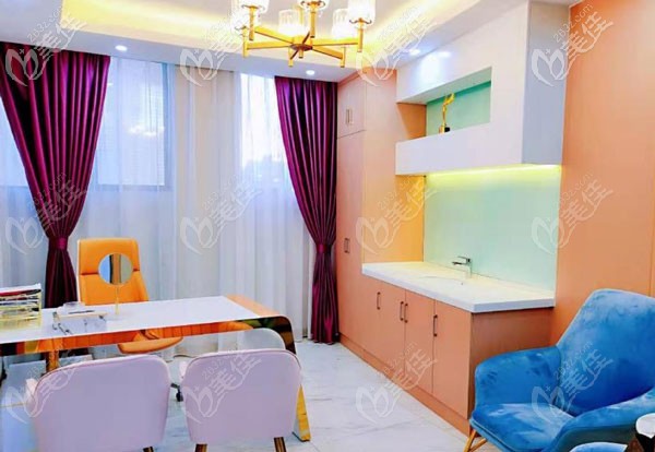 昆明拉雅門診部面診室 昆明拉雅門診部面診室