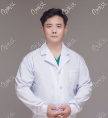 昆明時(shí)光醫(yī)療美容門診部技術(shù)院長(zhǎng)李弋