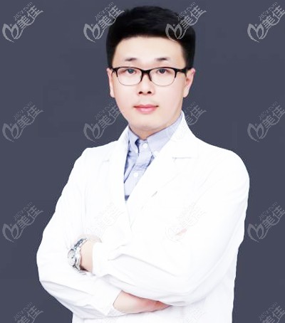 靖江艾齒嘉口腔種植醫(yī)生陳濤 靖江艾齒嘉口腔種植醫(yī)生陳濤