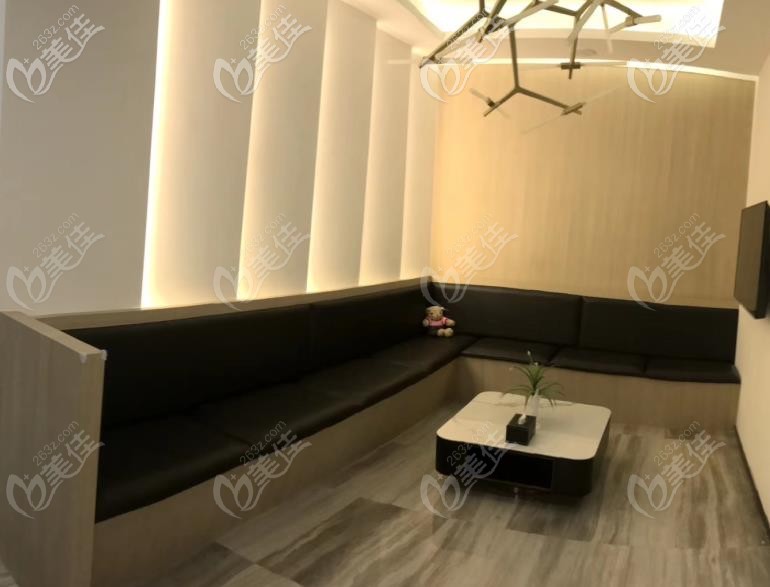 休息區(qū) 休息區(qū)