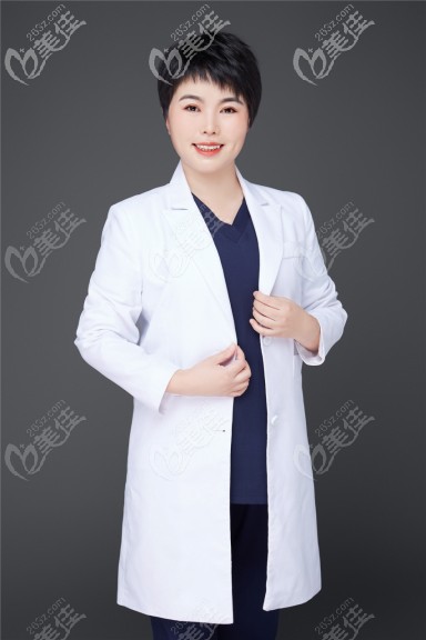 全博口腔正畸技術(shù)副院長(zhǎng)-崔立欣 全博口腔正畸技術(shù)副院長(zhǎng)-崔立欣