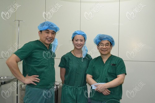 孟慶鵬院長(zhǎng)參加手術(shù)交流會(huì)議 孟慶鵬院長(zhǎng)參加手術(shù)交流會(huì)議