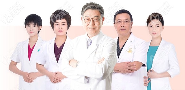 院內(nèi)專業(yè)的毛發(fā)移植團隊 院內(nèi)專業(yè)的毛發(fā)移植團隊