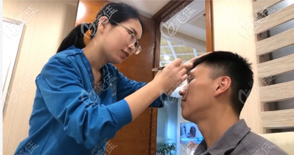 術(shù)前醫(yī)生為我設(shè)計(jì)種植方案